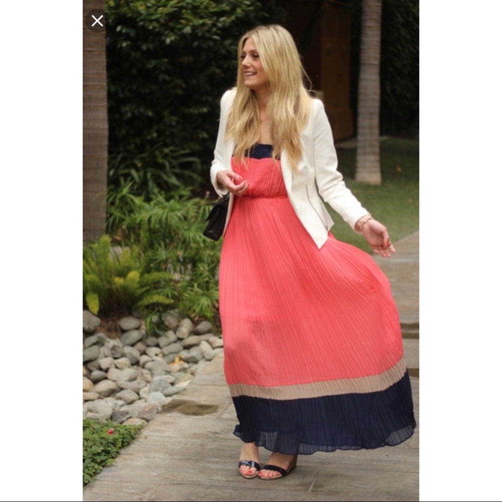 Romeo and Juliet Pleated Color Block Maxi Dress